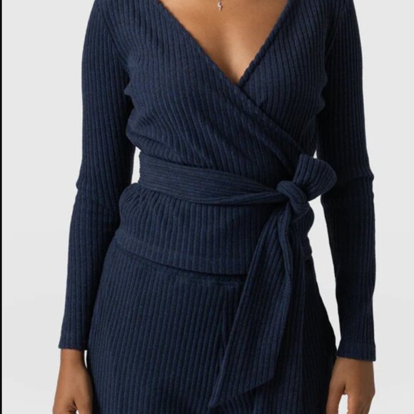 Saint and Sofia Victory Rib Top navy blue faux wrap belted ribbed sweater - Picture 4 of 8